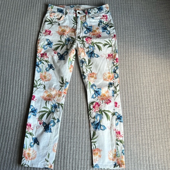 7 For All Mankind | Jen7 Cropped Skinny Jean - Picture 2 of 5